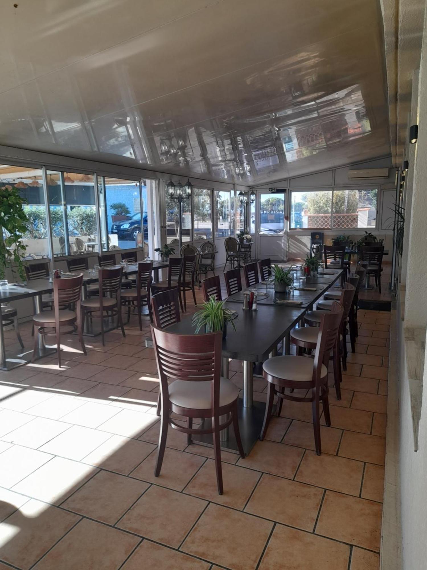 Hotel Restaurant Calypso Fos-sur-Mer Exterior photo