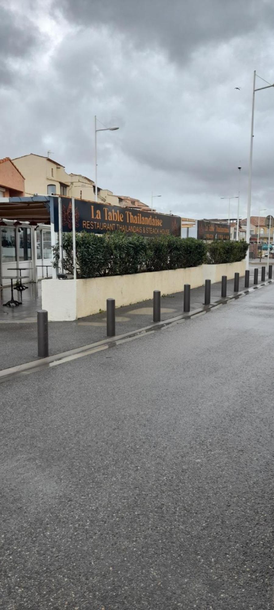 Hotel Restaurant Calypso Fos-sur-Mer Exterior photo